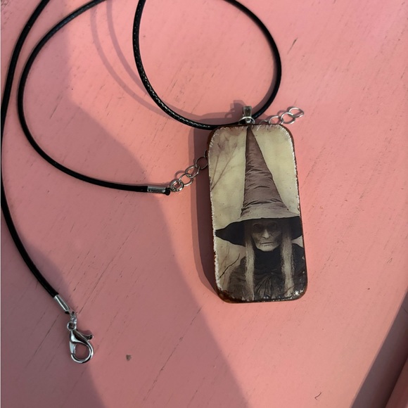 Old witch pendant - Picture 2 of 4